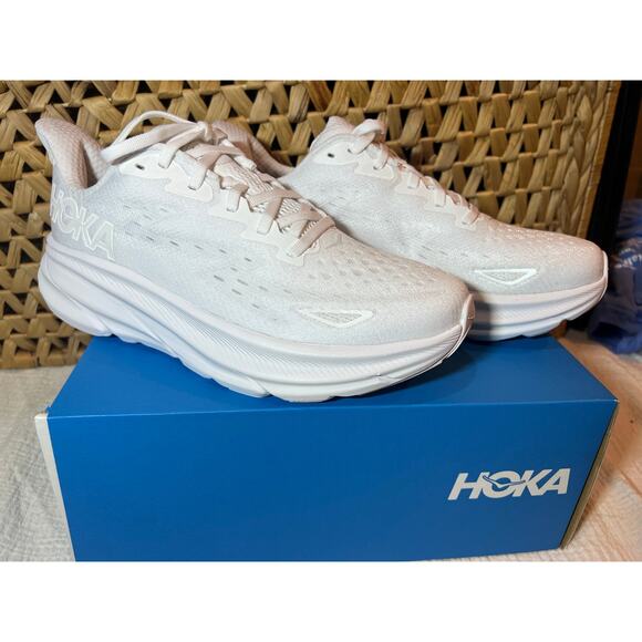 HOKA Clifton 9 - Picture 1 of 6